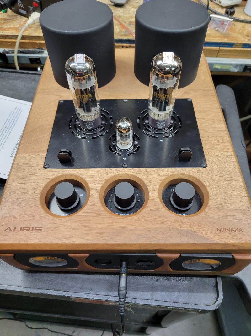 Auris Nirvana headphone tube amplifier with vacuum tubes